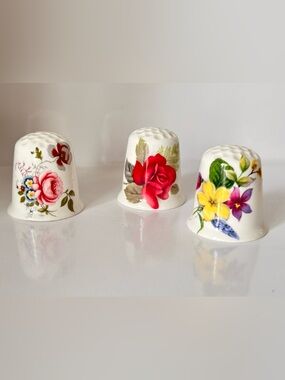Set of 3 Vintage Oversized Decorative Thimbles Sandford England Bone Chine